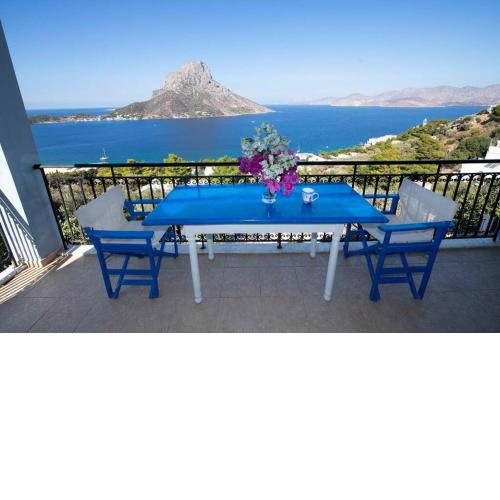 2 Bedroom House with amazing view in Masouri