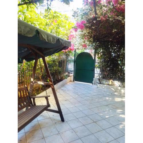 2 bedrooms appartement at Gaeta 300 m away from the beach with enclosed garden