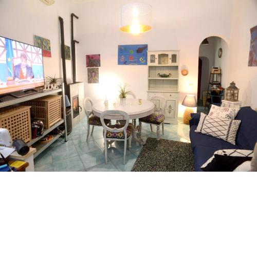 2 bedrooms appartement at Pozzuoli 150 m away from the beach with sea view jacuzzi and wifi