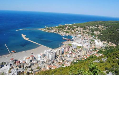 2 bedrooms appartement at Shengjin 50 m away from the beach with sea view balcony and wifi