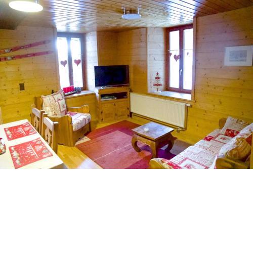 2 bedrooms appartement with balcony and wifi at Orsieres 2 km away from the slopes