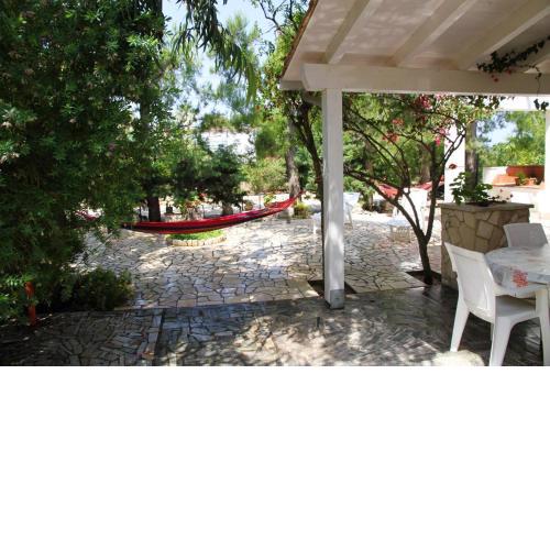 2 bedrooms appartement with enclosed garden and wifi at Torre Guaceto 2 km away from the beach
