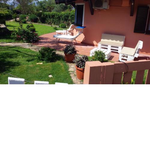 2 bedrooms appartement with enclosed garden at Case Peschiera lu Fraili 2 km away from the beach