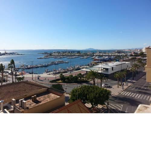 2 bedroom's flat on the beach, City center, 1 line