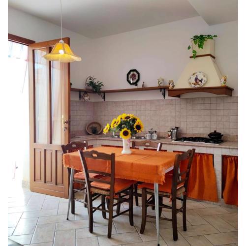2 bedrooms house at Cornino 50 m away from the beach with terrace and wifi