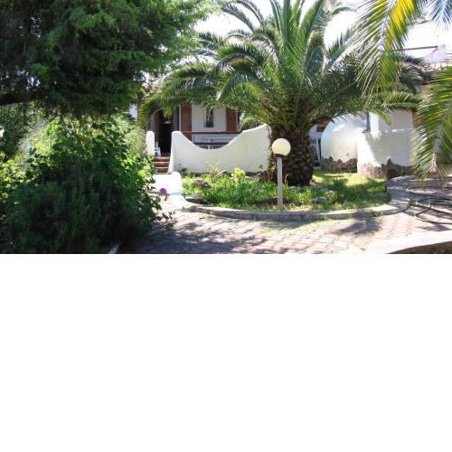 2 bedrooms house at Valledoria 400 m away from the beach with sea view and enclosed garden