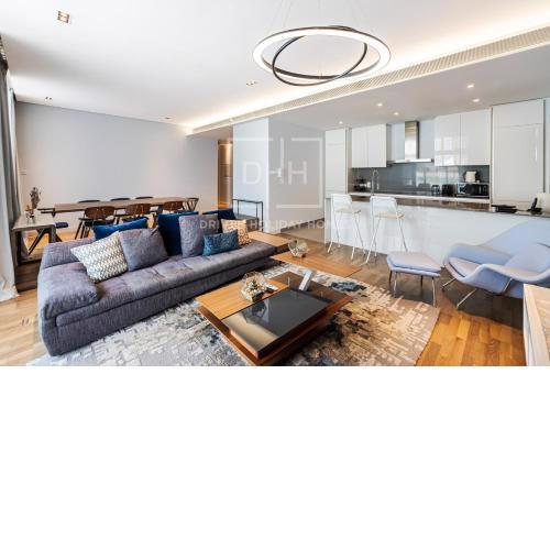 2 BR Apt with Huge Balcony Burj Khalifa View City Walk B22