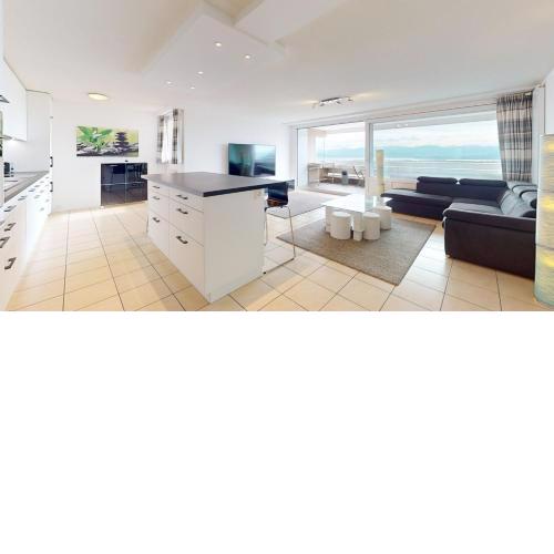 2 BR with lake view – close to Geneva & Lausanne