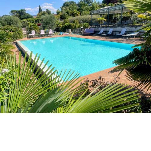 2 guests apt - Pool and Stunning grounds Panoramic views all around you