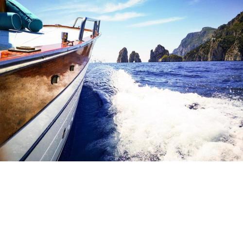 2 hours Private Island of Capri Boat Tour for Couples
