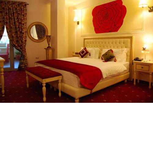 2 KITARRAT Boutique Hotel & SPA