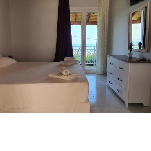2 person apartment with view of the ionian sea