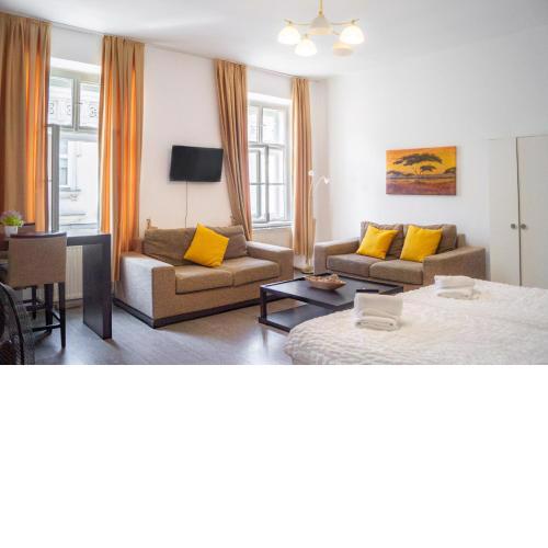 2 Pleasant Flats - Perfect for Long Stays