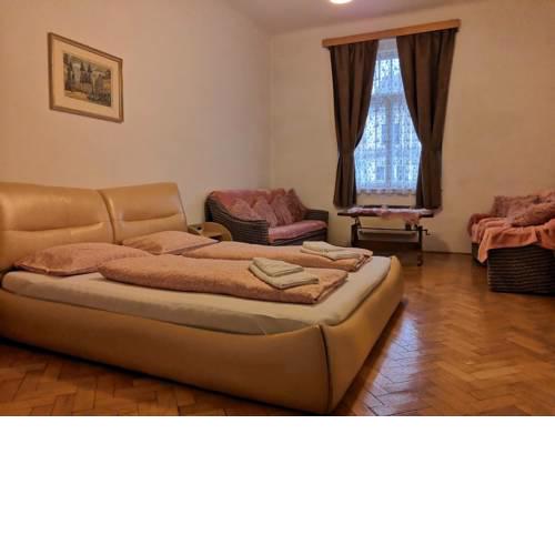 2 rooms 2+kk. Center, Prague 2. 9 min walk to Wenceslas Square