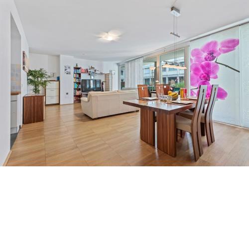 2-Zimmer Wohnung, im Zentrum, Garage, Terrasse