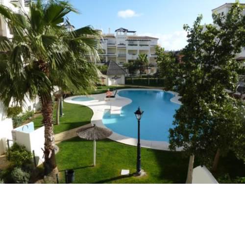 2010-Superb apt 2 bedrooms in complex with pool