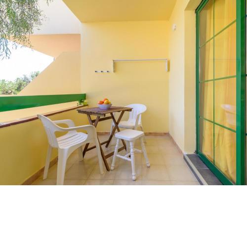 203 MODERN 1 BEDROOM ACCOMMODA, POOL, TERRACE, WiF