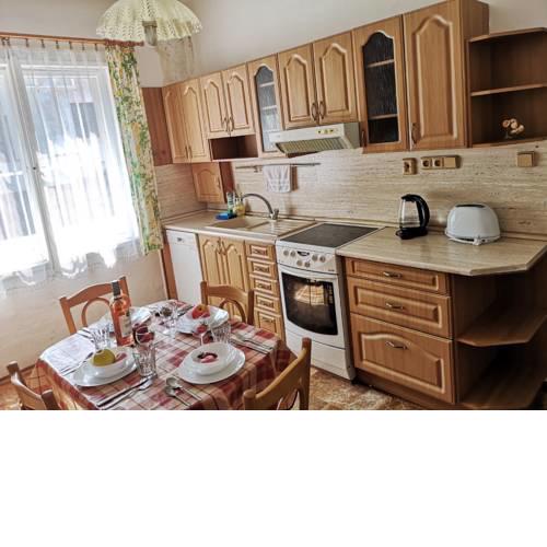 2+1, 75m2, 2 bedrooms apartment in the center Prague 1, for 6 people. Fully furnished, fireplace, air cooler-conditioning, breakfast! 5 min walk to metro&tram. 3min walk to Wenceslas Square. Krakovska street № 12, Nove Mesto, Prague 1