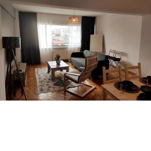 2+1 with sea view in central location in Beşiktaş