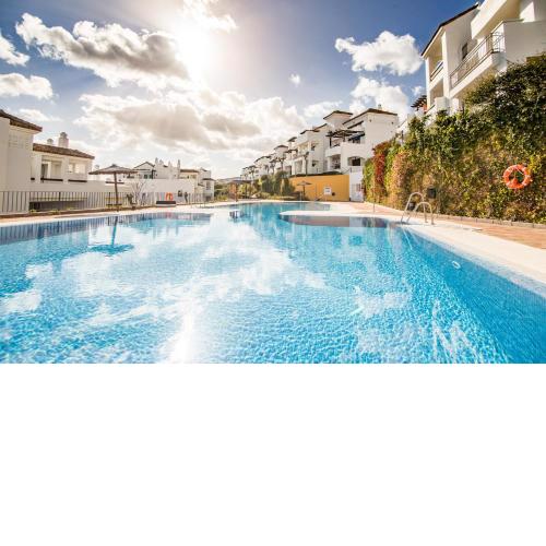 2149-Amazing groundfloor 3 bedrooms on golf, pools