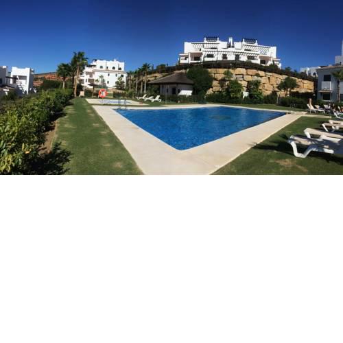 2215-Modern apt with garden and pool