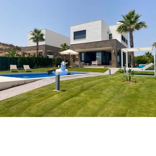 2254-Luxury villa with private pool and seaview