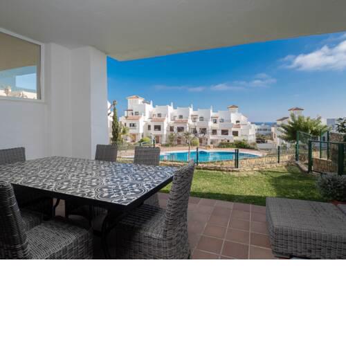 2305 - Luxury villa with sea view and pools