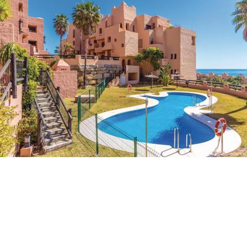 2311-modern apt with pool view