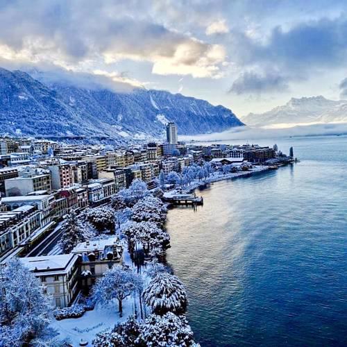 24 studio modern, proche de lac, commerces, centre