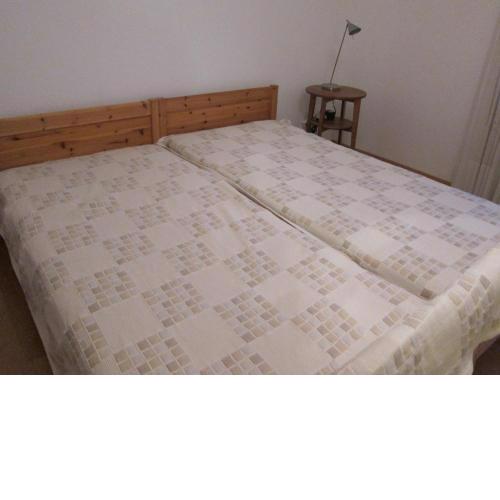 2.5-Zimmer-Wohnung Balkon freie See- und Bergsicht, Garage PPe