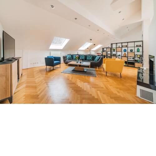 250sqm - Sauna - Terrace - Fireplace - AC - 4BR