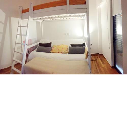 2BD Apartment near OAKA