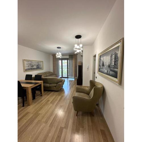 2BD Lake Escape - Home