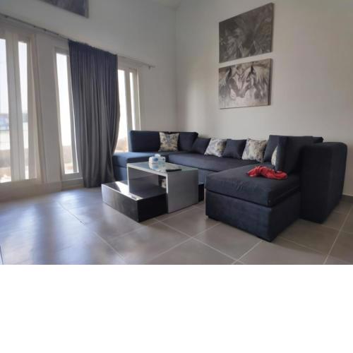 2BR Amwaj Terrazza & Piscina