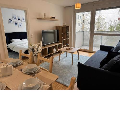 2BR, balcony, central, danube, U6 & S-Bahn - Axara Housing BRN 22