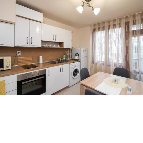 2BR Flat close to Sea Garden and center