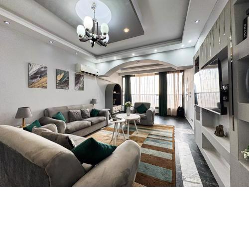 2BR On Maadi Nile Corniche Cozy Apt 4Beds