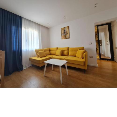 2E Center Apartment