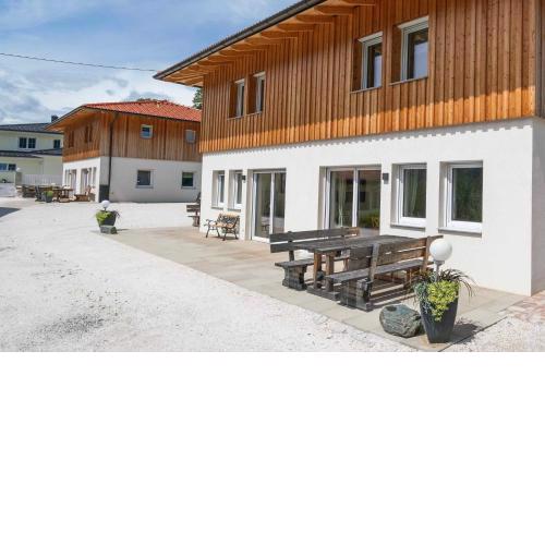2Geräumiges Ferienhaus in den schönen Alpen
