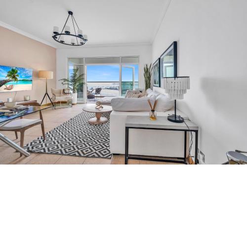 3 Bed FULL Sea View Apartment with beach club access in Palm Jumeirah