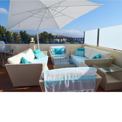 3 Bed Townhouse with Roof Terrace - El Chaparral