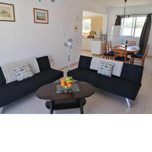 3 Bedroom 2 Bathroom Spacious Apartment with Communal Pool