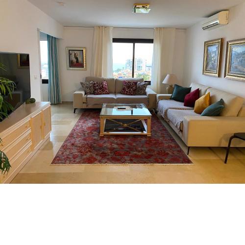 3 BEDROOM, 250m FROM THE BEACH! SWIMMING POOL, PARKING!