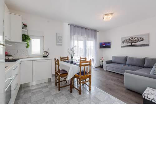 3 Bedroom Apartment Nina