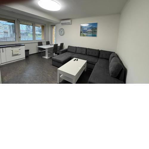 3 Bedroom Apartment, Playground, bounce mat jump ring