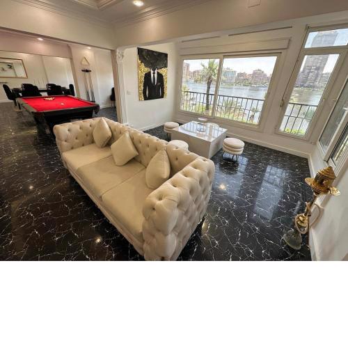3 Bedroom Nile View Apartment next to the Four seasons Hotel