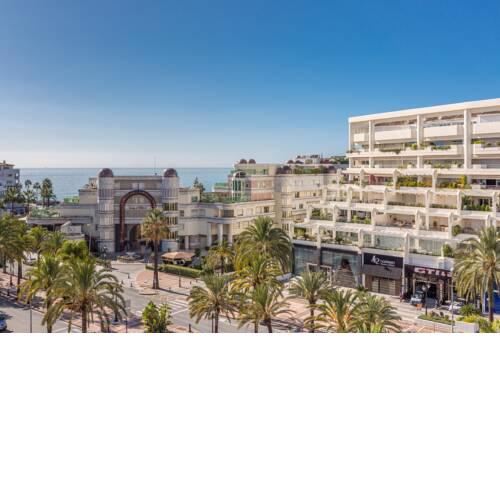 3 bedroom penthouse with sea views in Puerto Banus
