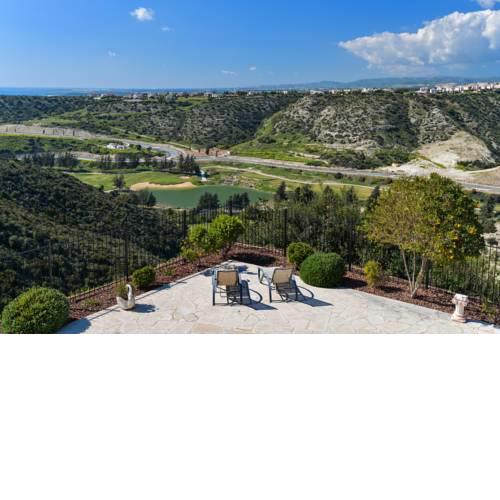 3 bedroom Villa Melandra with private pool and sea views, Aphrodite Hills Resort