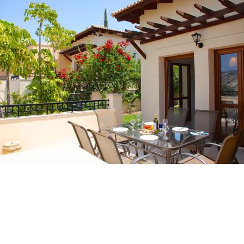 3 bedroom Villa Minami with stunning views, Aphrodite Hills Resort