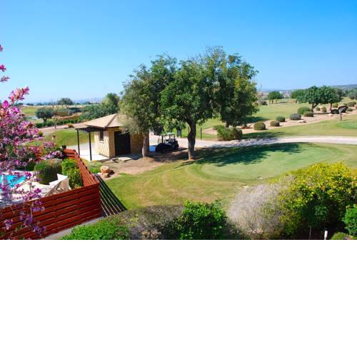 3 bedroom Villa Omodos with private pool, Aphrodite Hills Resort